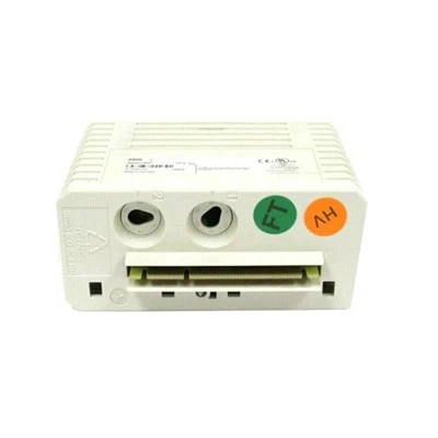 Berapa tegangan output modul ABB PLC?